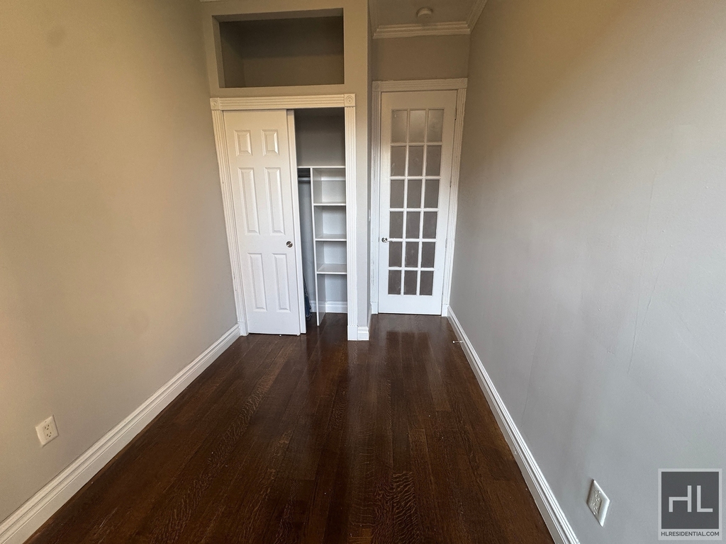 East 28 Street - Photo 3