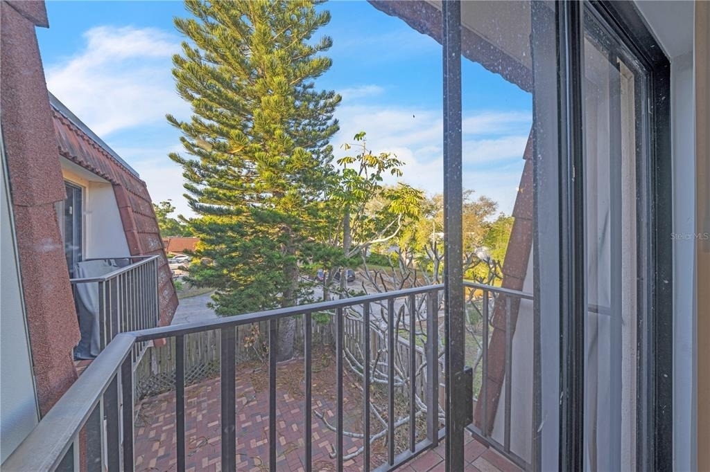 2605 10th Court - Photo 33