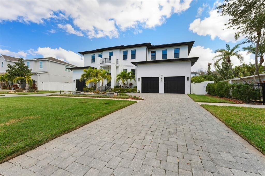 481 W Davis Boulevard - Photo 1