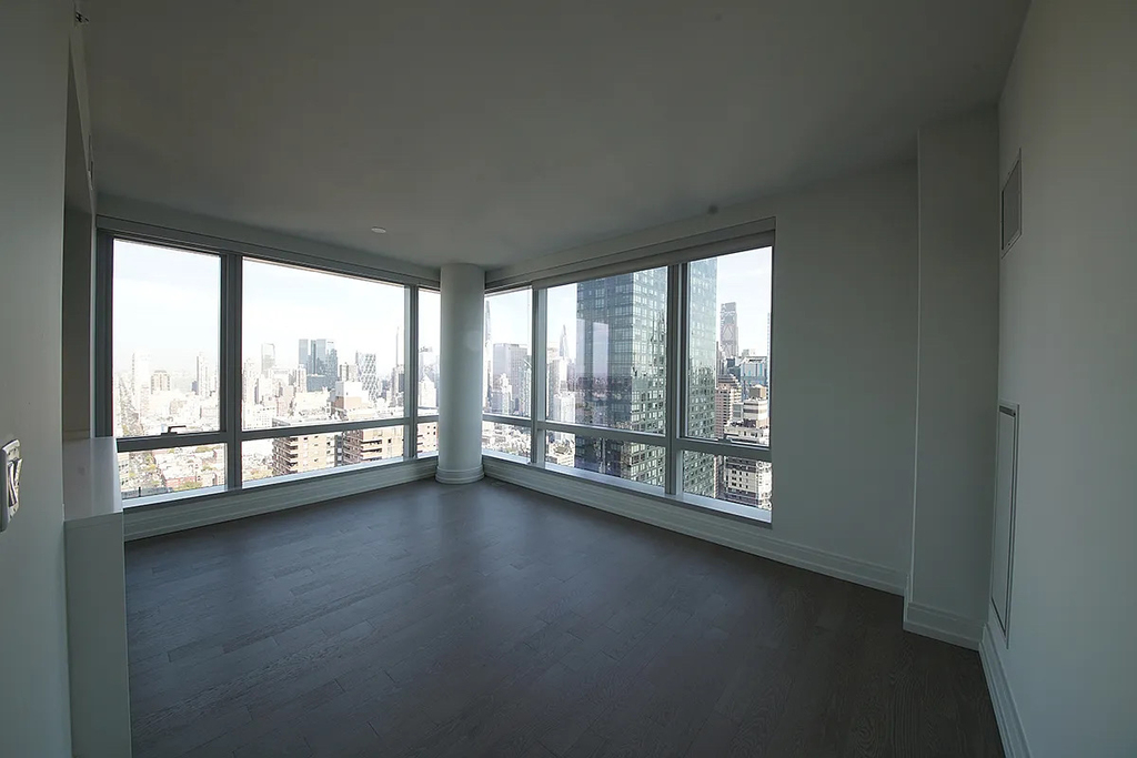  Tenth Avenue - Photo 13