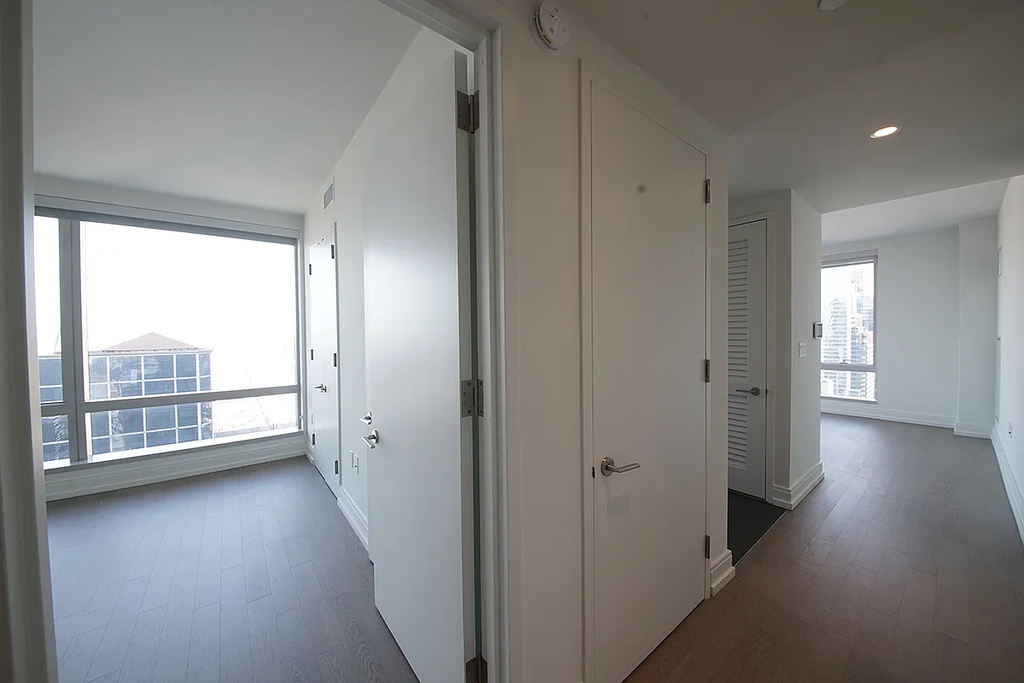  Tenth Avenue - Photo 8
