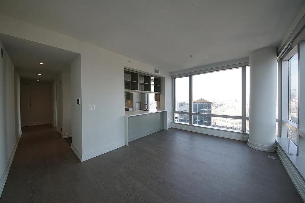 Tenth Avenue - Photo 12