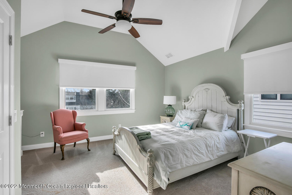 812 Claridge Drive - Photo 18