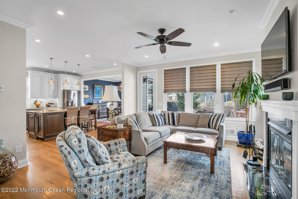 812 Claridge Drive - Photo 11