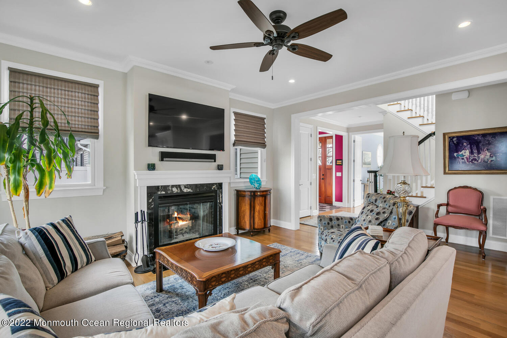 812 Claridge Drive - Photo 12