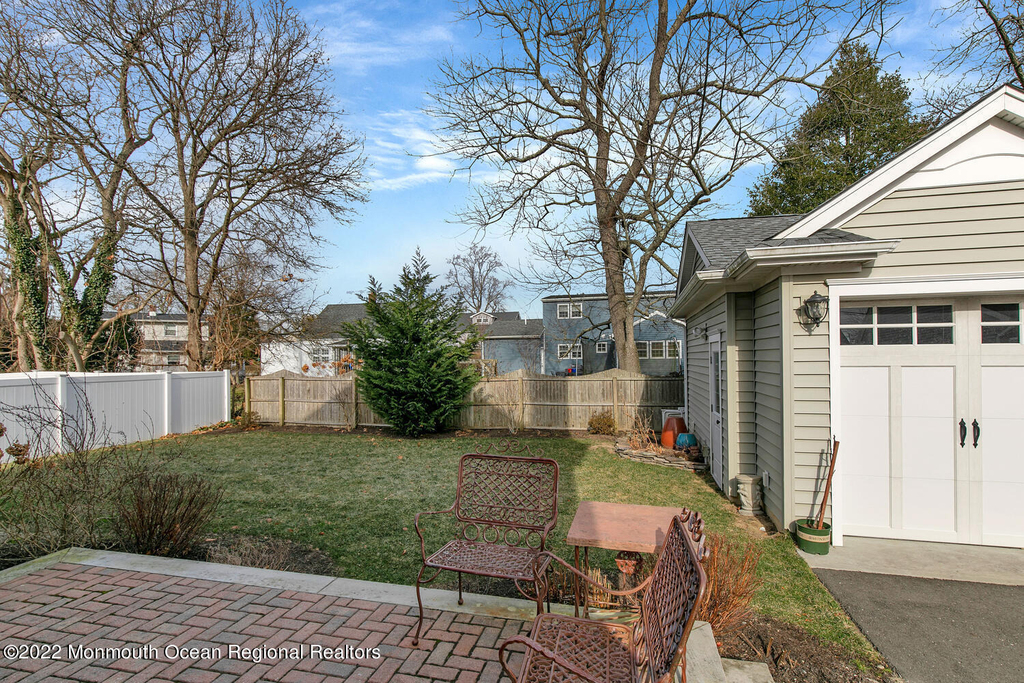 812 Claridge Drive - Photo 24