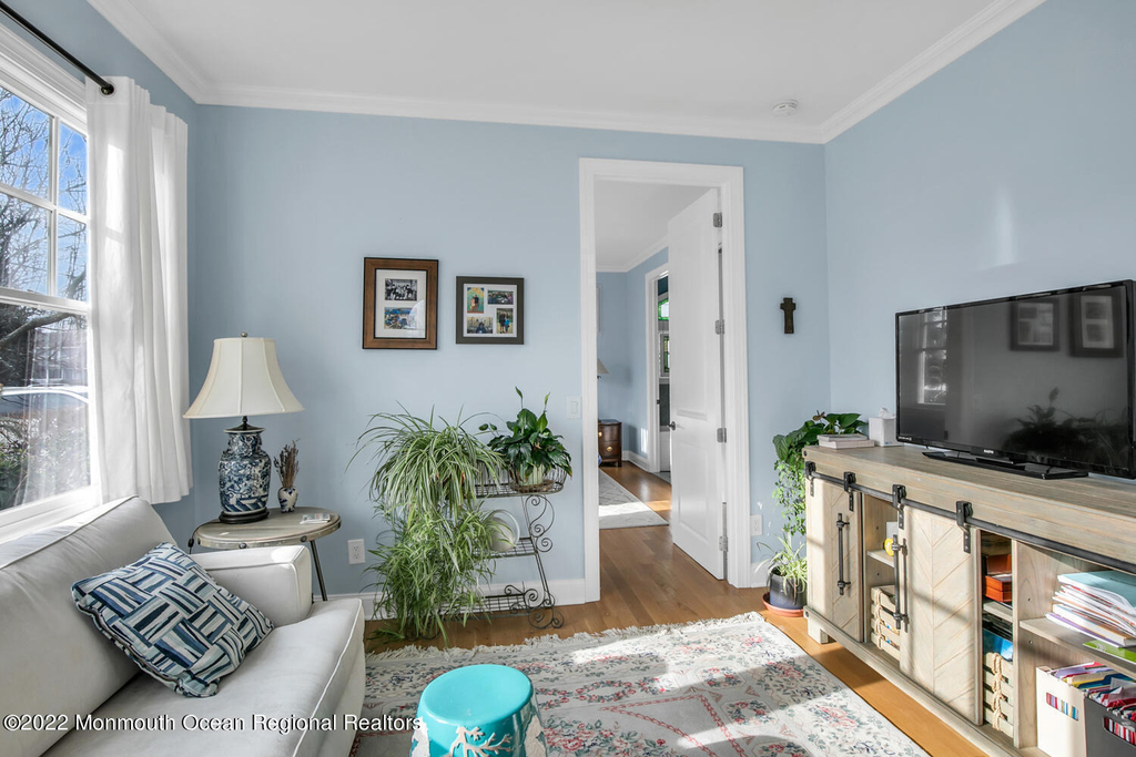 812 Claridge Drive - Photo 6