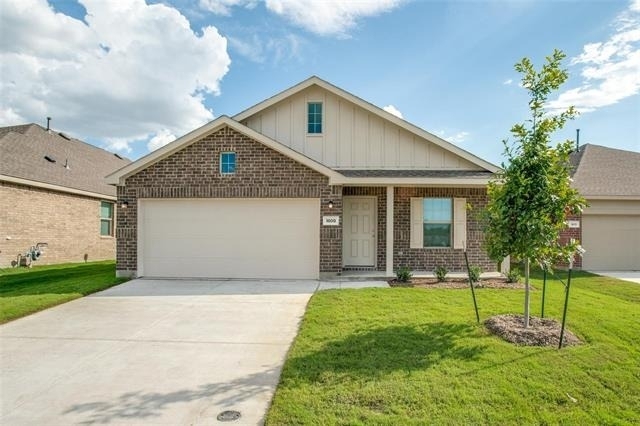 1809 River Crossing Drive - Photo 0