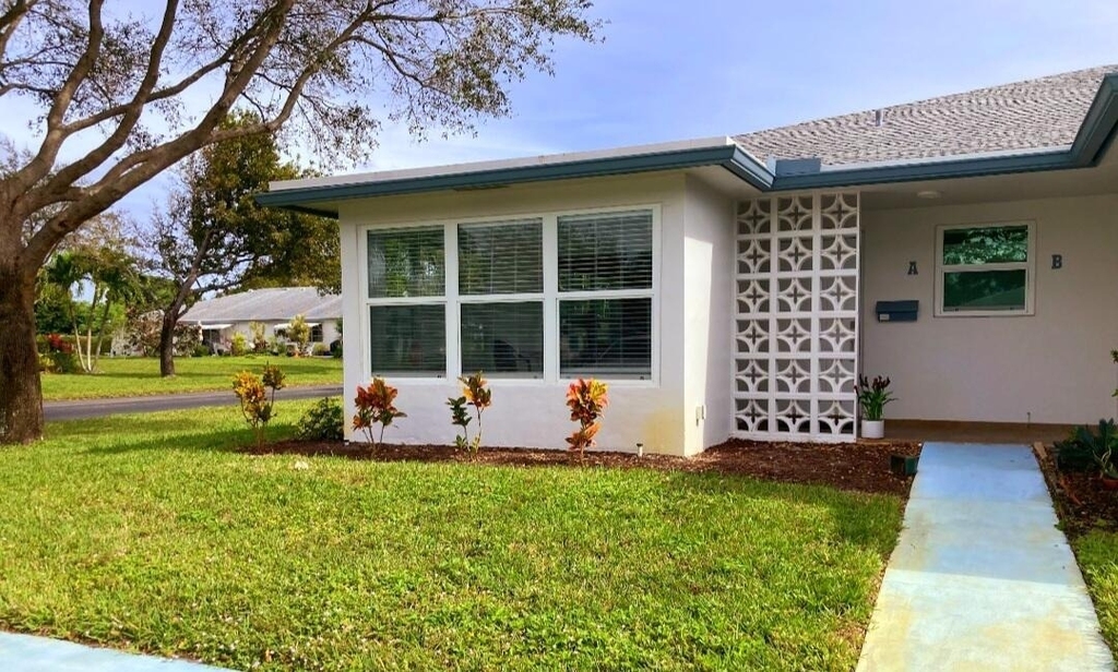 1155 S Drive Circle - Photo 0