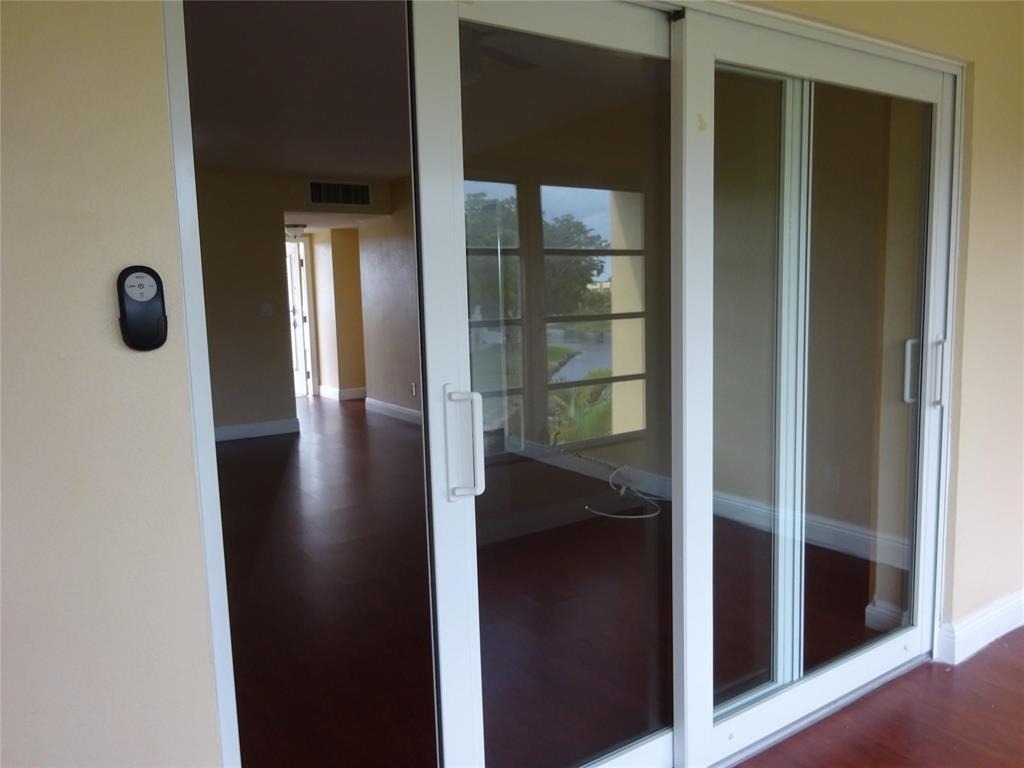6050 Nw 64th Avenue - Photo 14