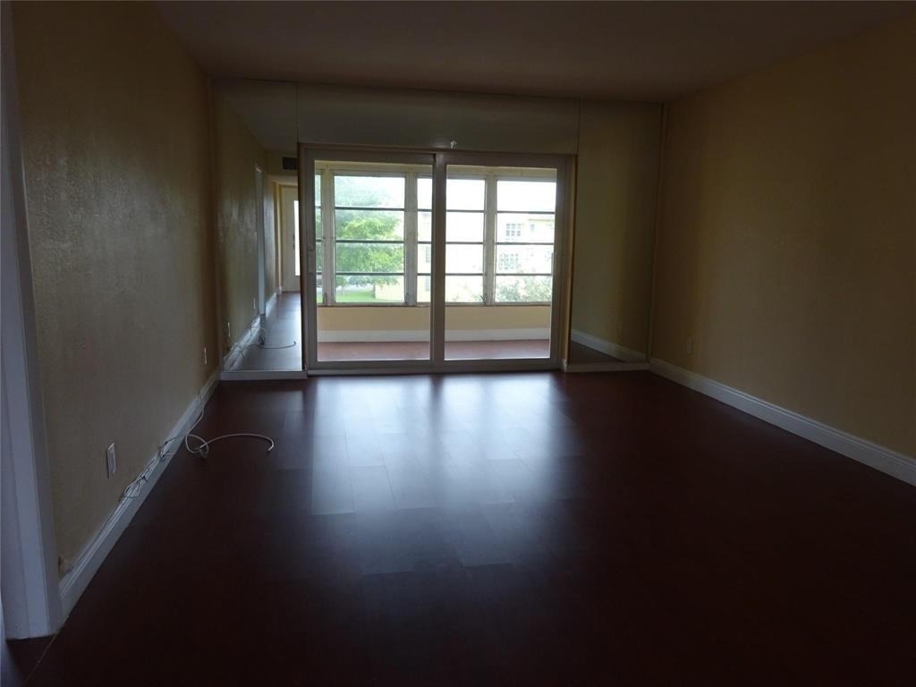 6050 Nw 64th Avenue - Photo 15