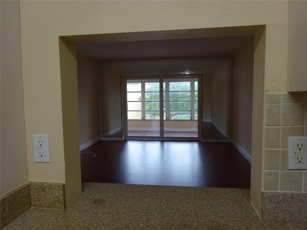 6050 Nw 64th Avenue - Photo 4