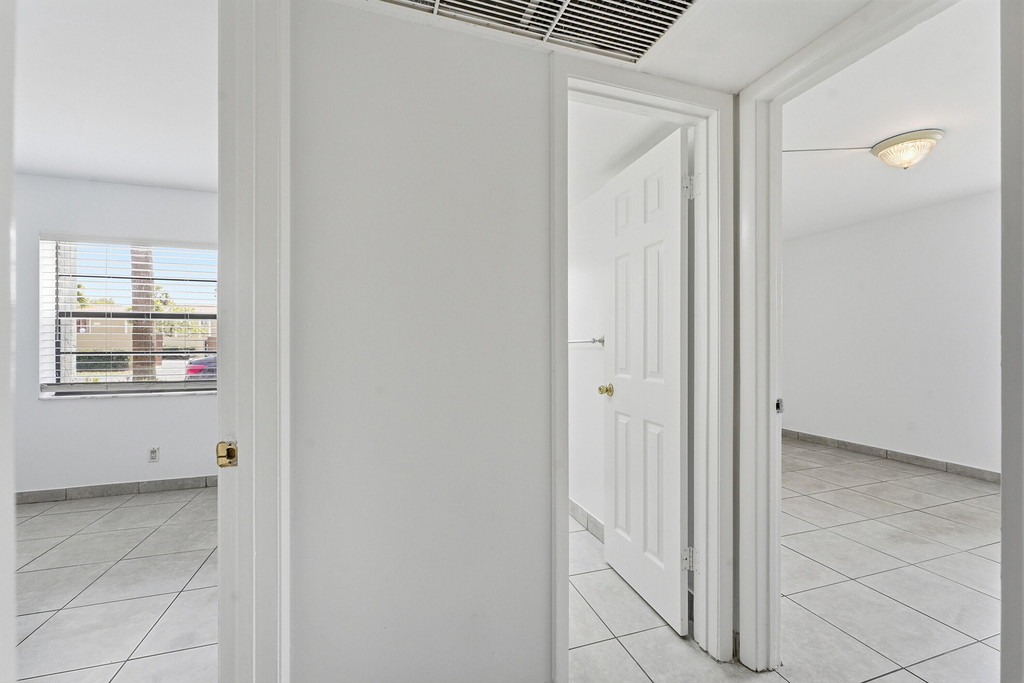 2671 Riverside Drive - Photo 22