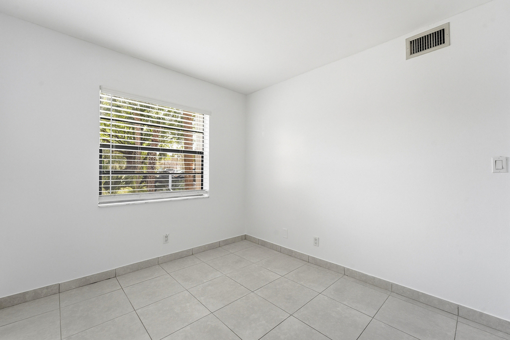 2671 Riverside Drive - Photo 16