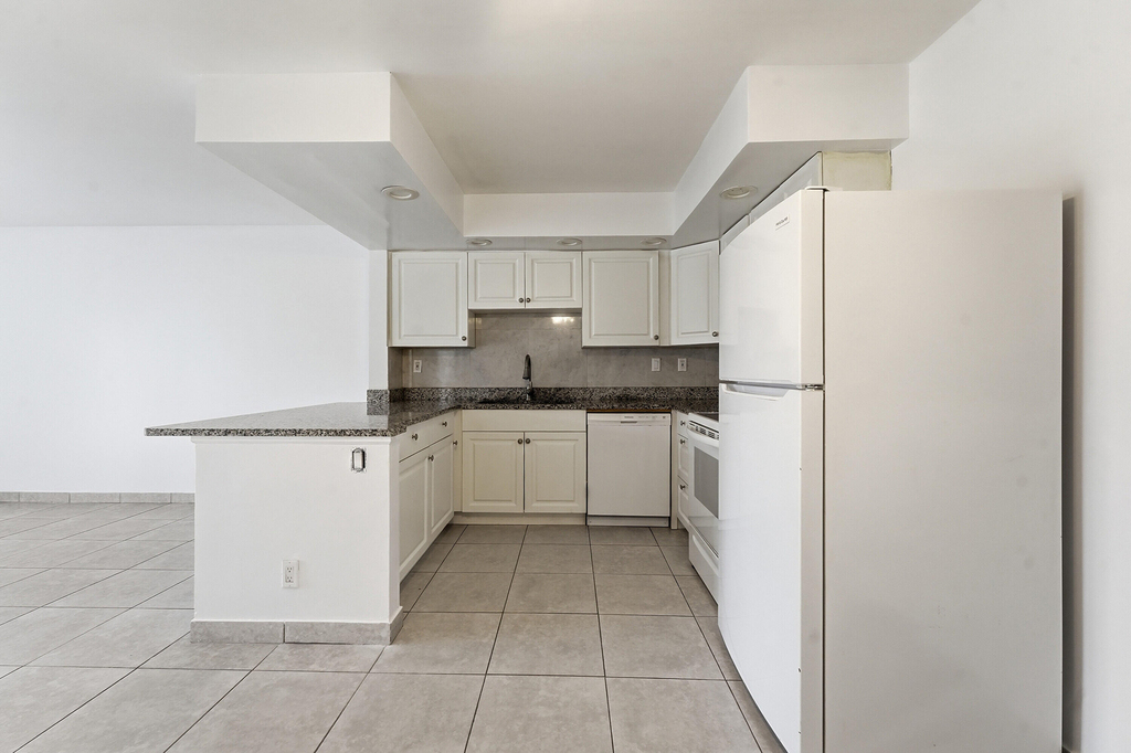 2671 Riverside Drive - Photo 7