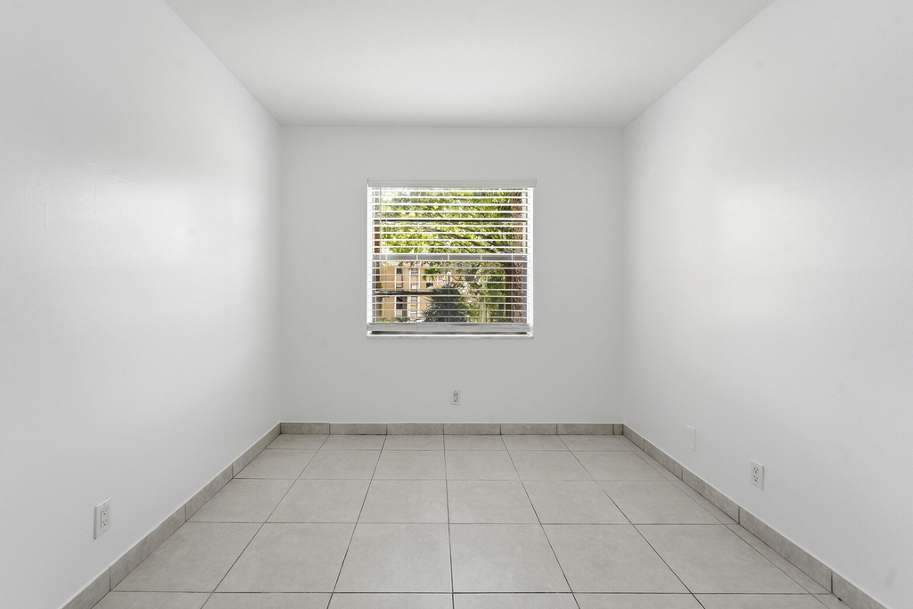 2671 Riverside Drive - Photo 20
