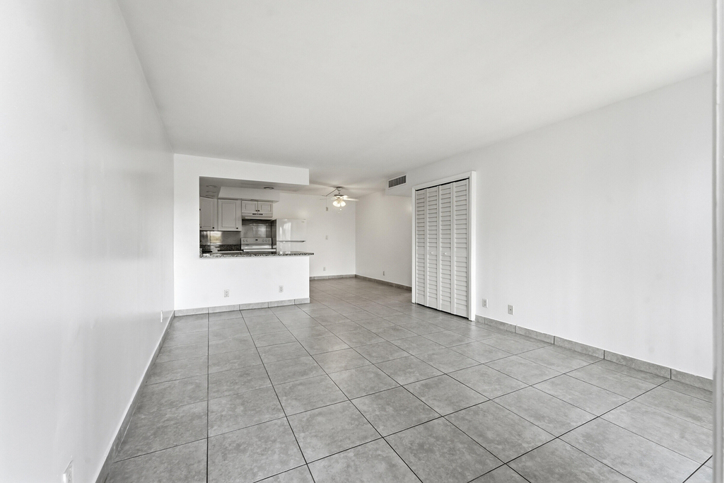 2671 Riverside Drive - Photo 2