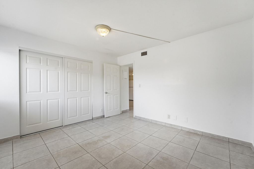 2671 Riverside Drive - Photo 17