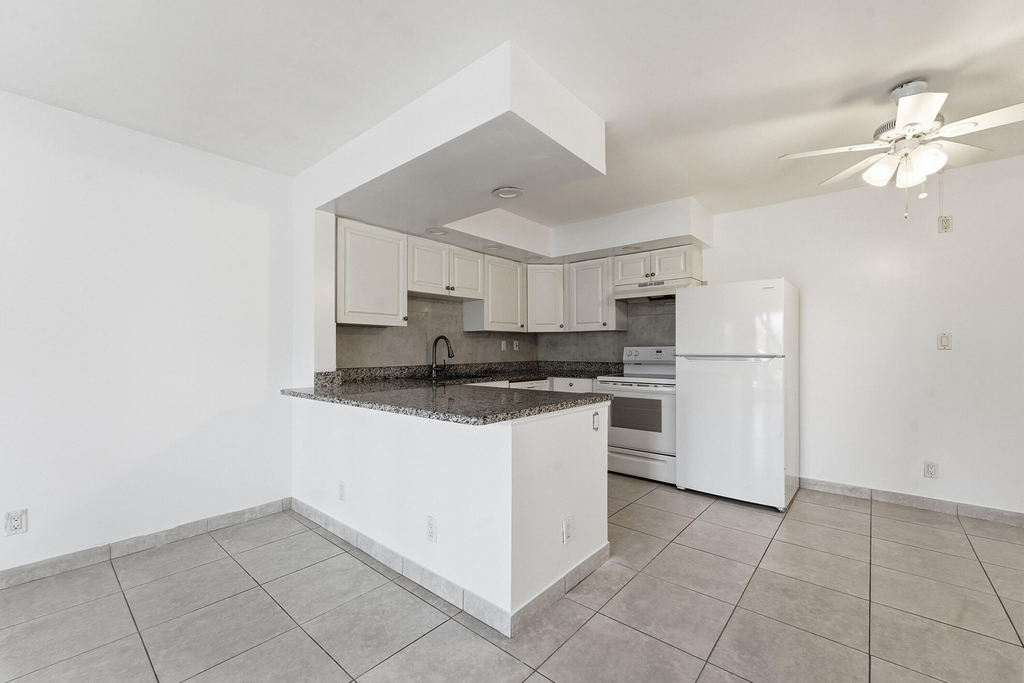 2671 Riverside Drive - Photo 6
