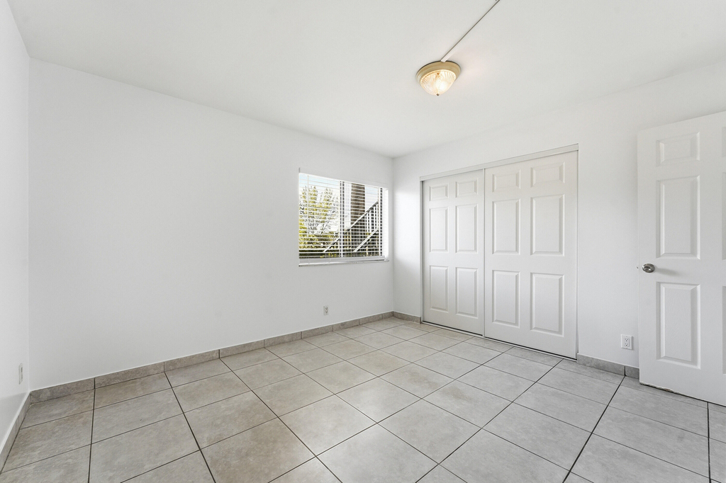 2671 Riverside Drive - Photo 13