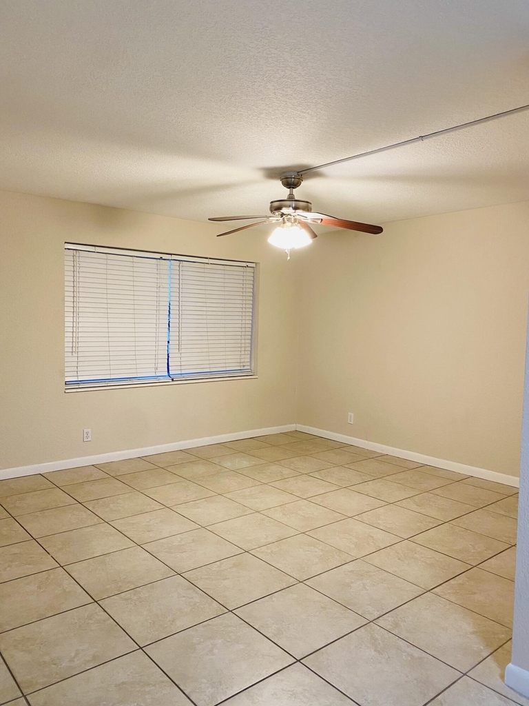 124 Yacht Club Drive - Photo 4