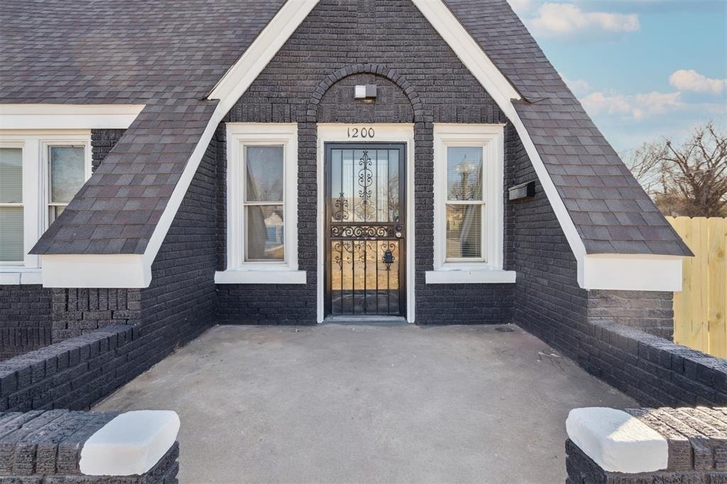 1200 Ne 17th Street - Photo 2