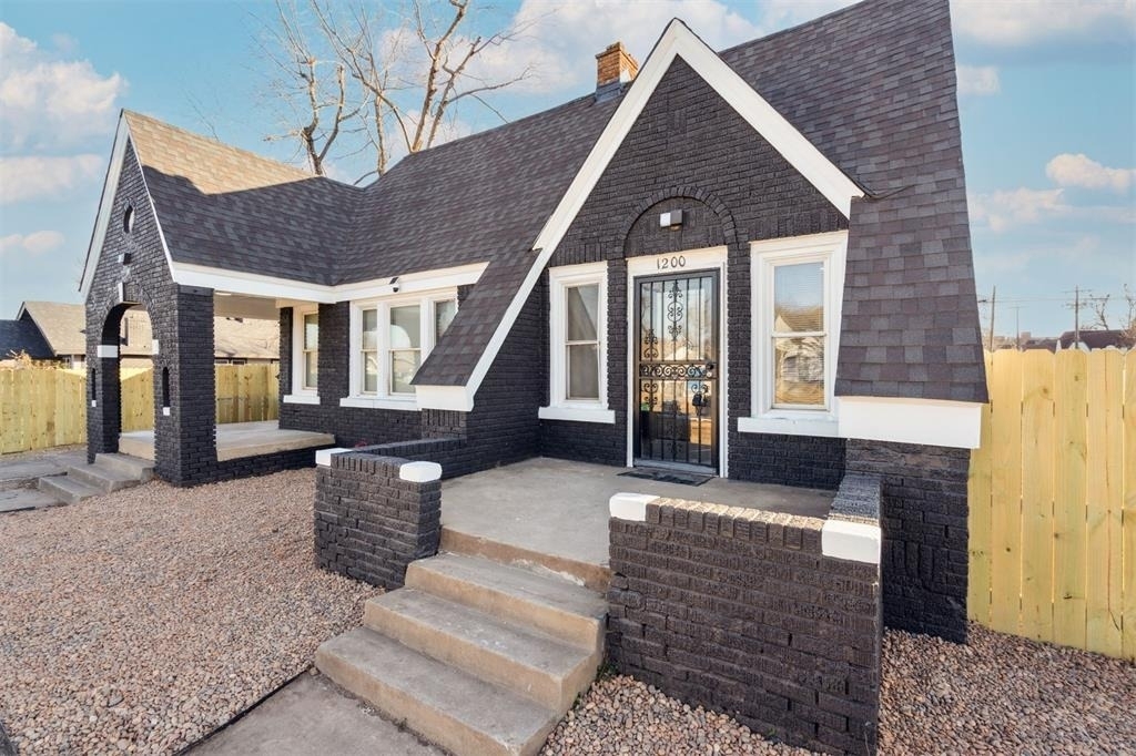 1200 Ne 17th Street - Photo 1