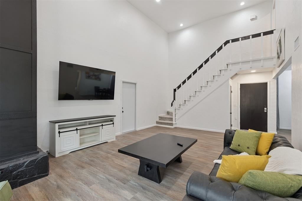 12508 Green Valley Drive - Photo 8