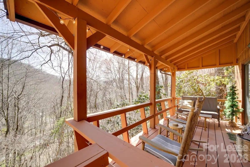106 Sage Court - Photo 0