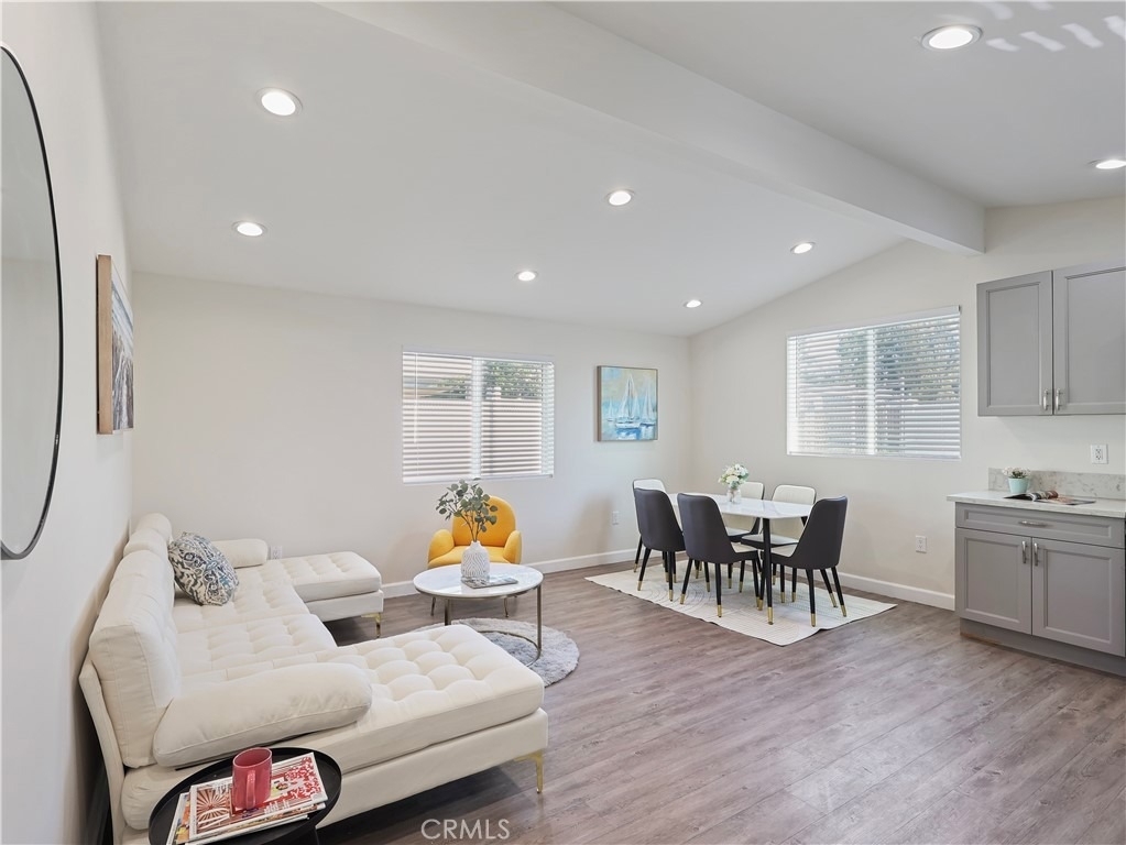15803 Chatsworth Street - Photo 7