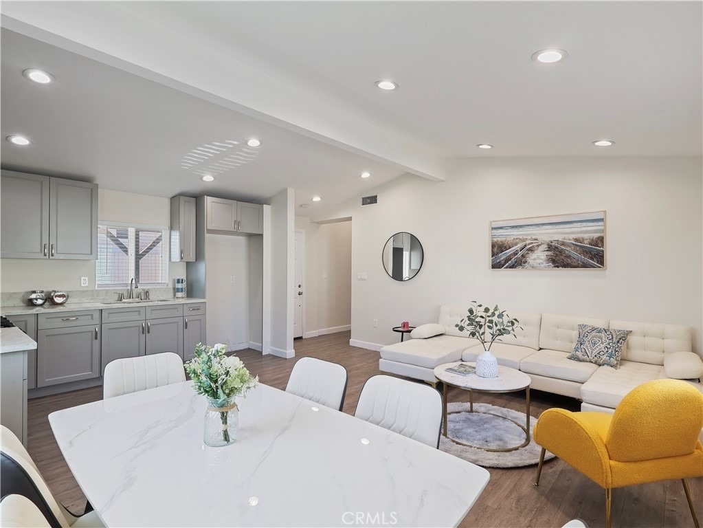 15803 Chatsworth Street - Photo 29