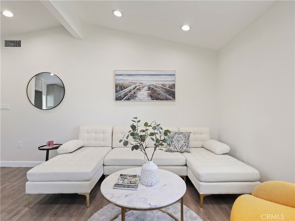 15803 Chatsworth Street - Photo 10