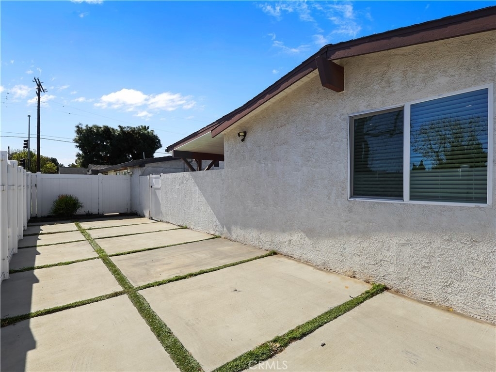 15803 Chatsworth Street - Photo 4