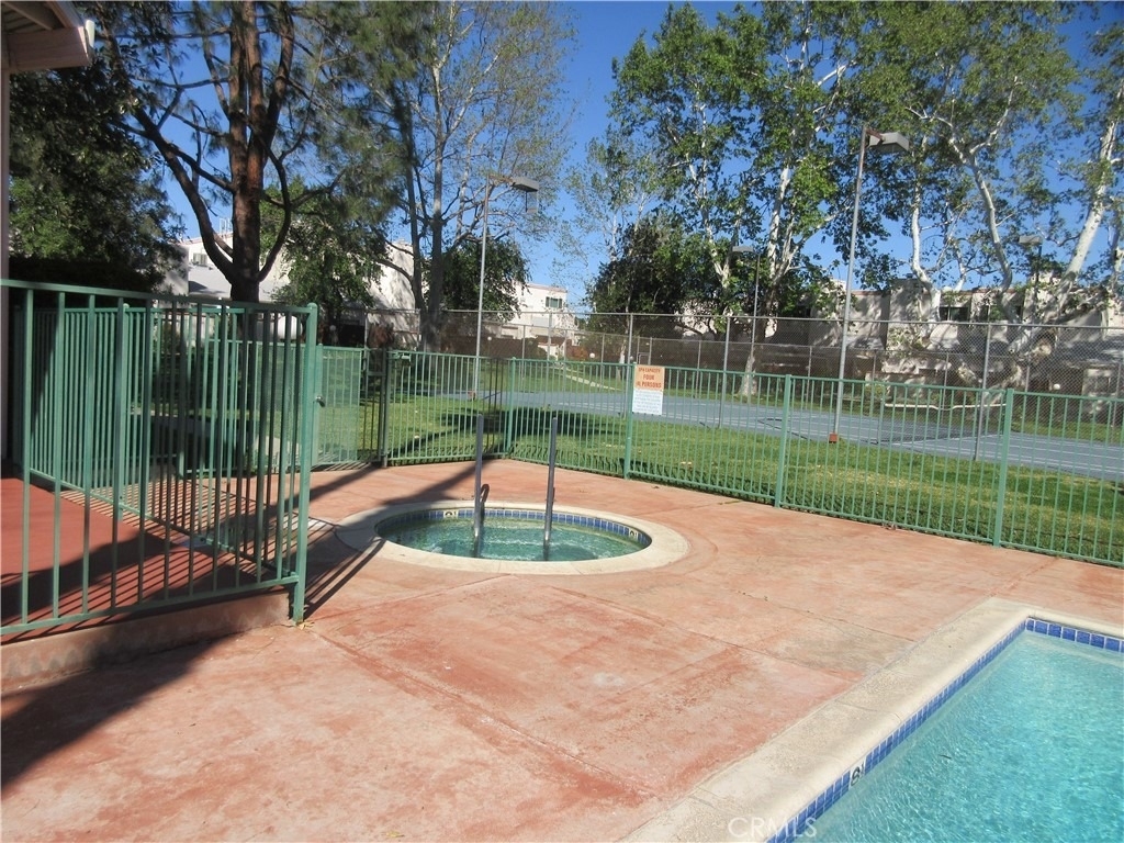 8865 Independence Avenue - Photo 24