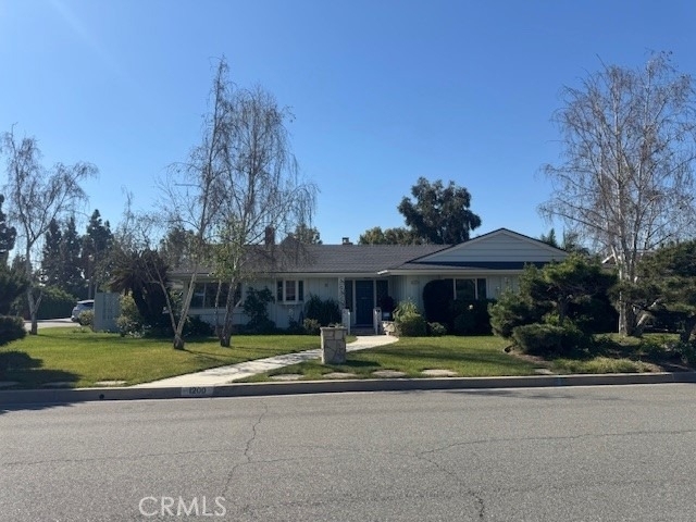 1200 W Rowan - Photo 0