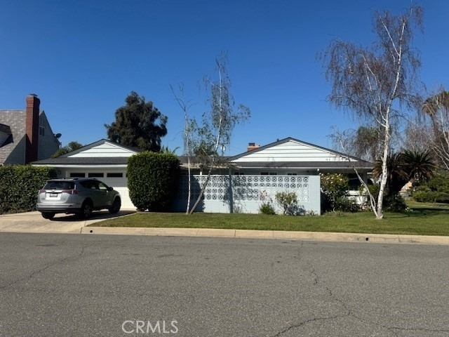 1200 W Rowan - Photo 1