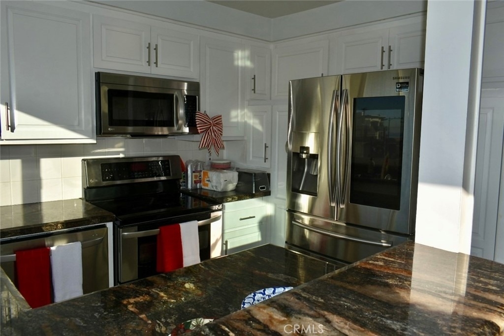 6400 Pacific - Photo 31