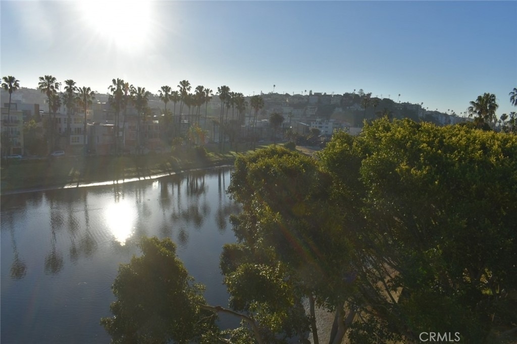 6400 Pacific - Photo 25