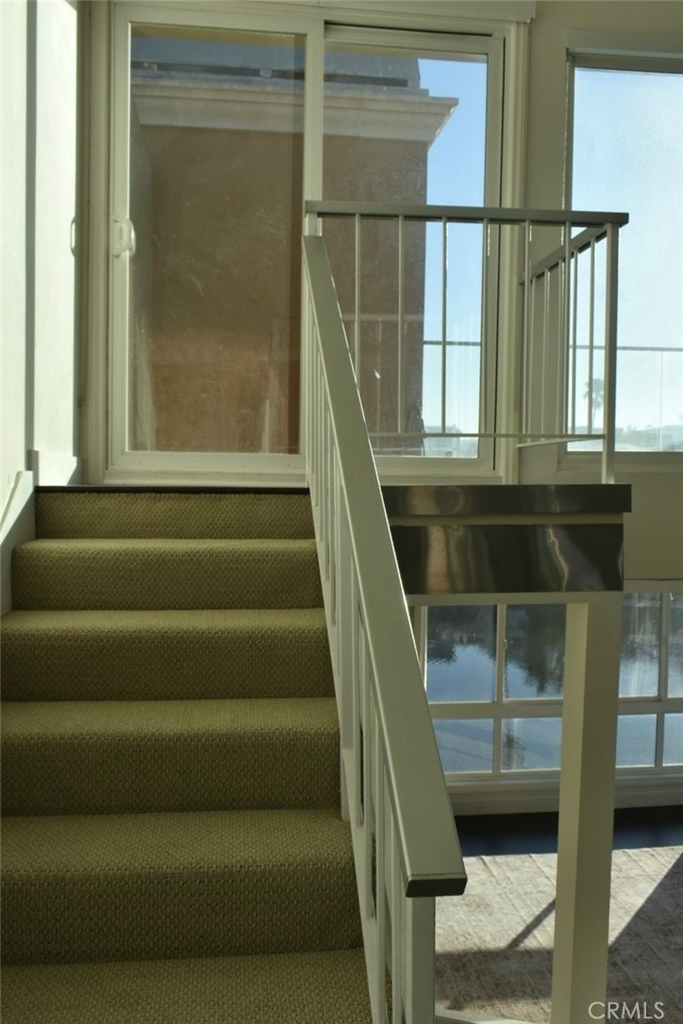 6400 Pacific - Photo 20