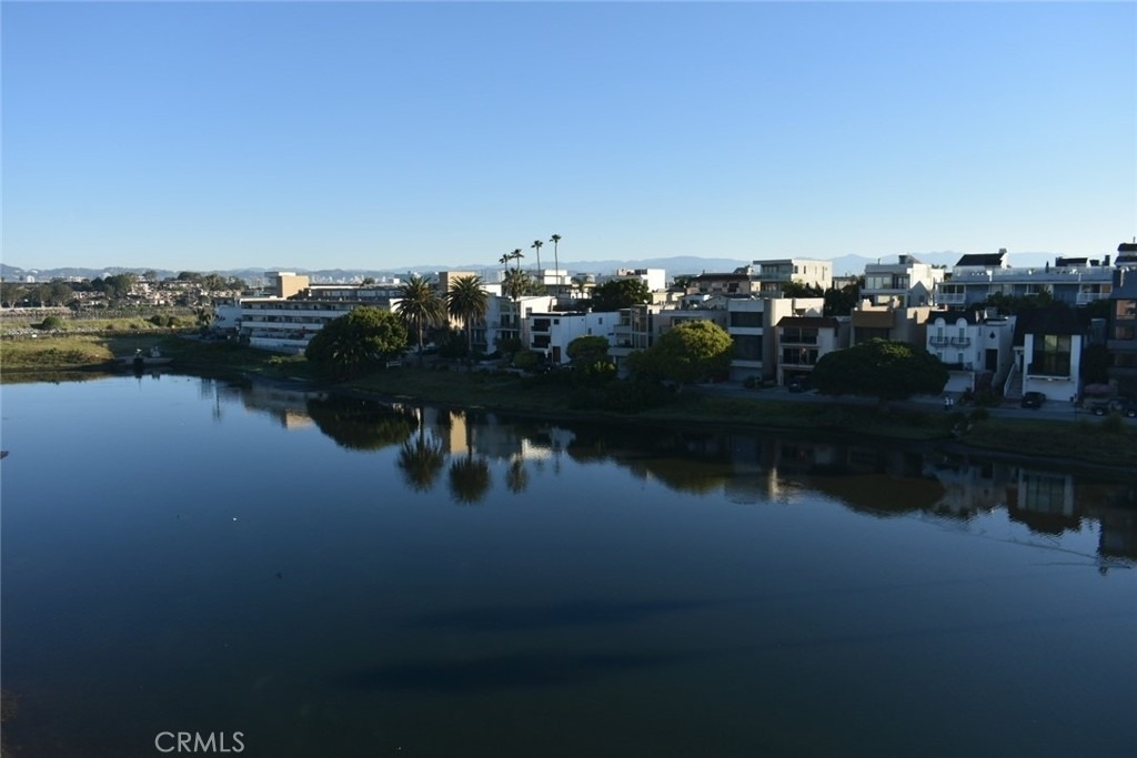6400 Pacific - Photo 27
