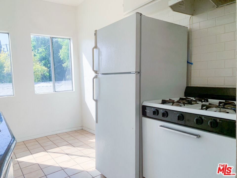821 N Vendome Street - Photo 6