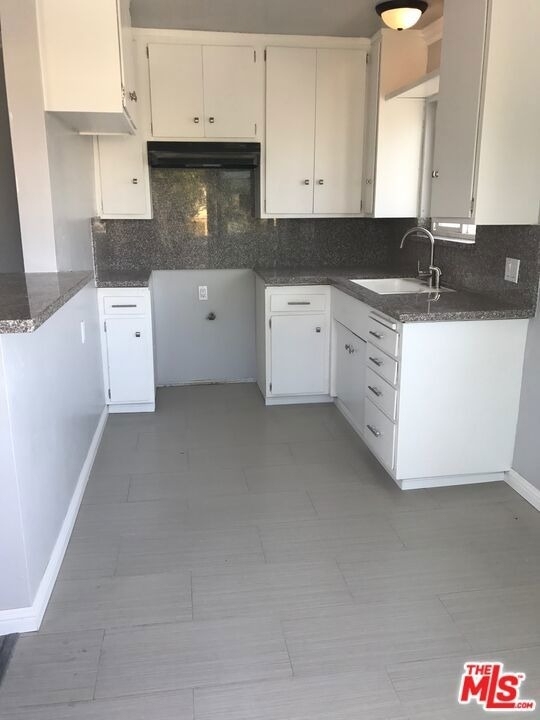 2018 S Longwood Avenue - Photo 8