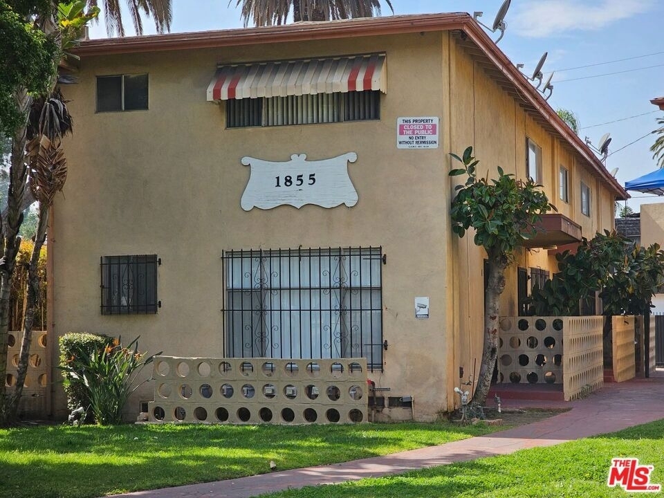 1855 S Victoria Avenue - Photo 0