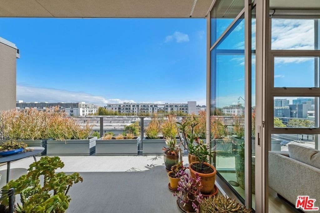 4080 Glencoe Avenue - Photo 3