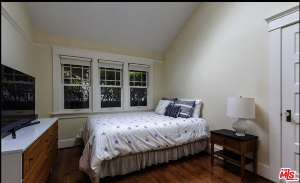 652 Woodlawn Avenue - Photo 10