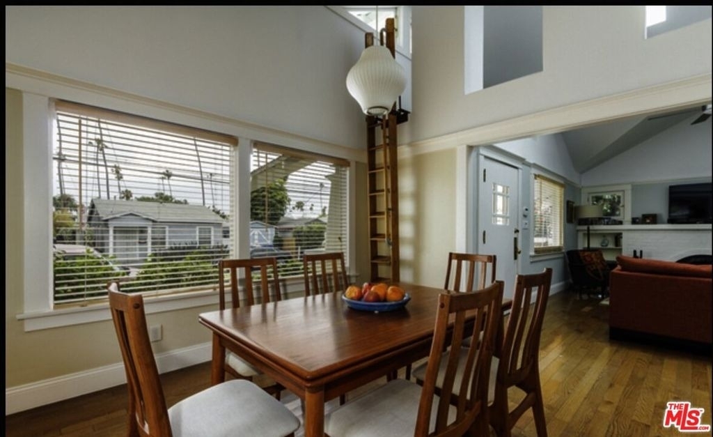 652 Woodlawn Avenue - Photo 4