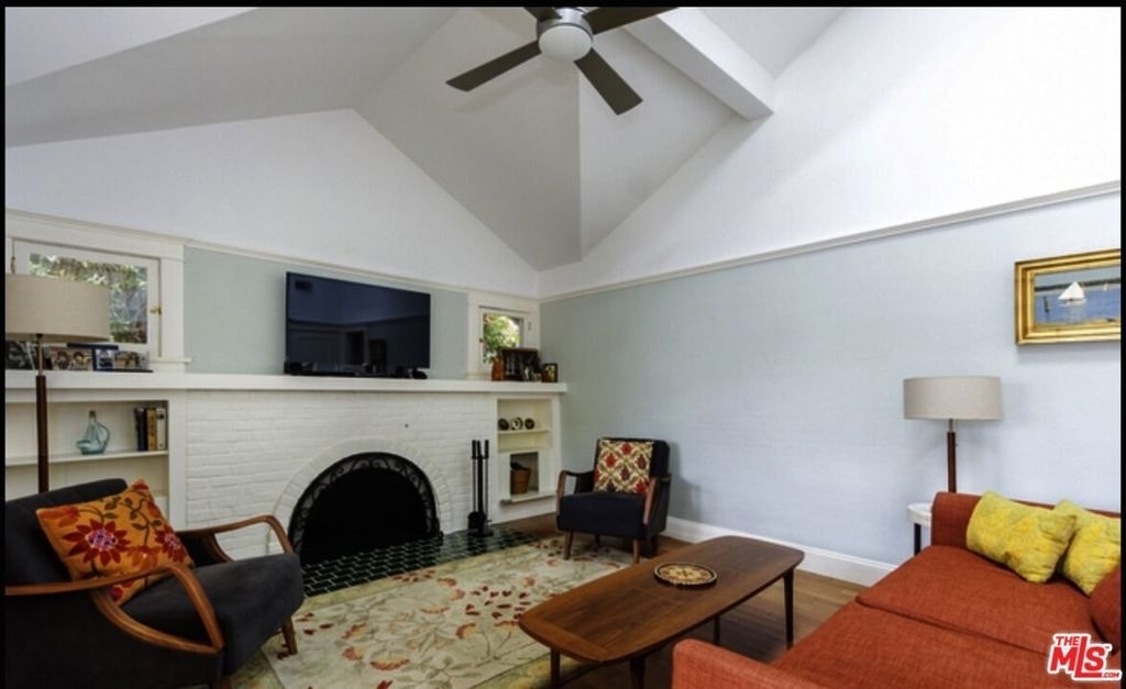 652 Woodlawn Avenue - Photo 2