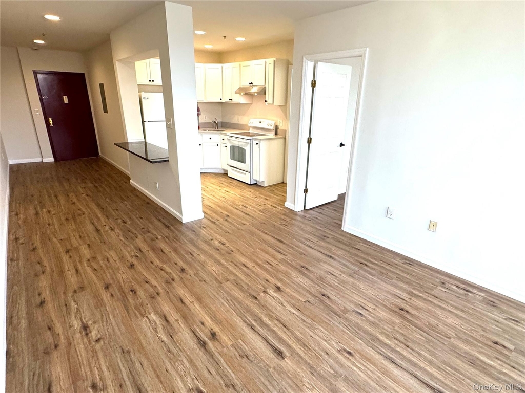 315 Main Street - Photo 2