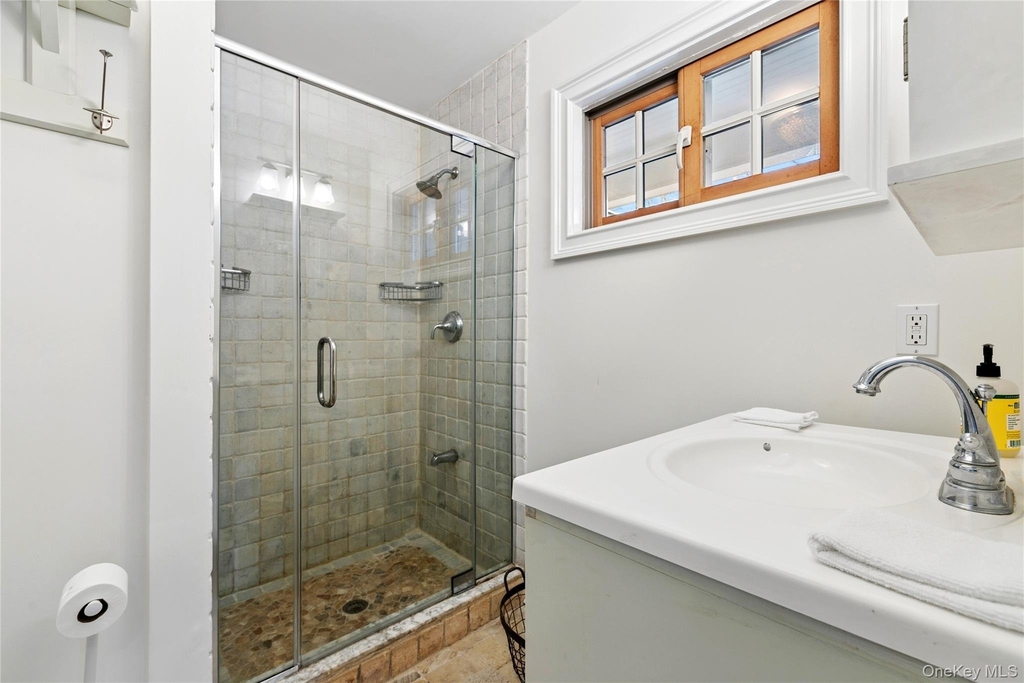 10 Foxboro Road - Photo 22