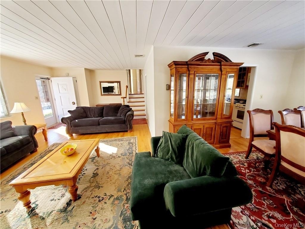 215 Harriman Road - Photo 3